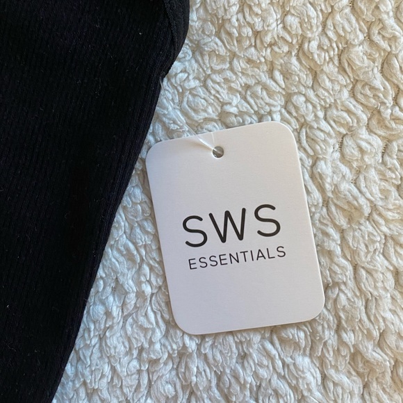 Urban Planet Black Cropped Cami/Tank - Picture 4 of 5